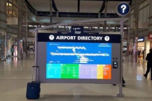 Digital Signage trong sân bay: Chỉ đường và cung cấp thông tin giờ bay, hướng dẫn,...
